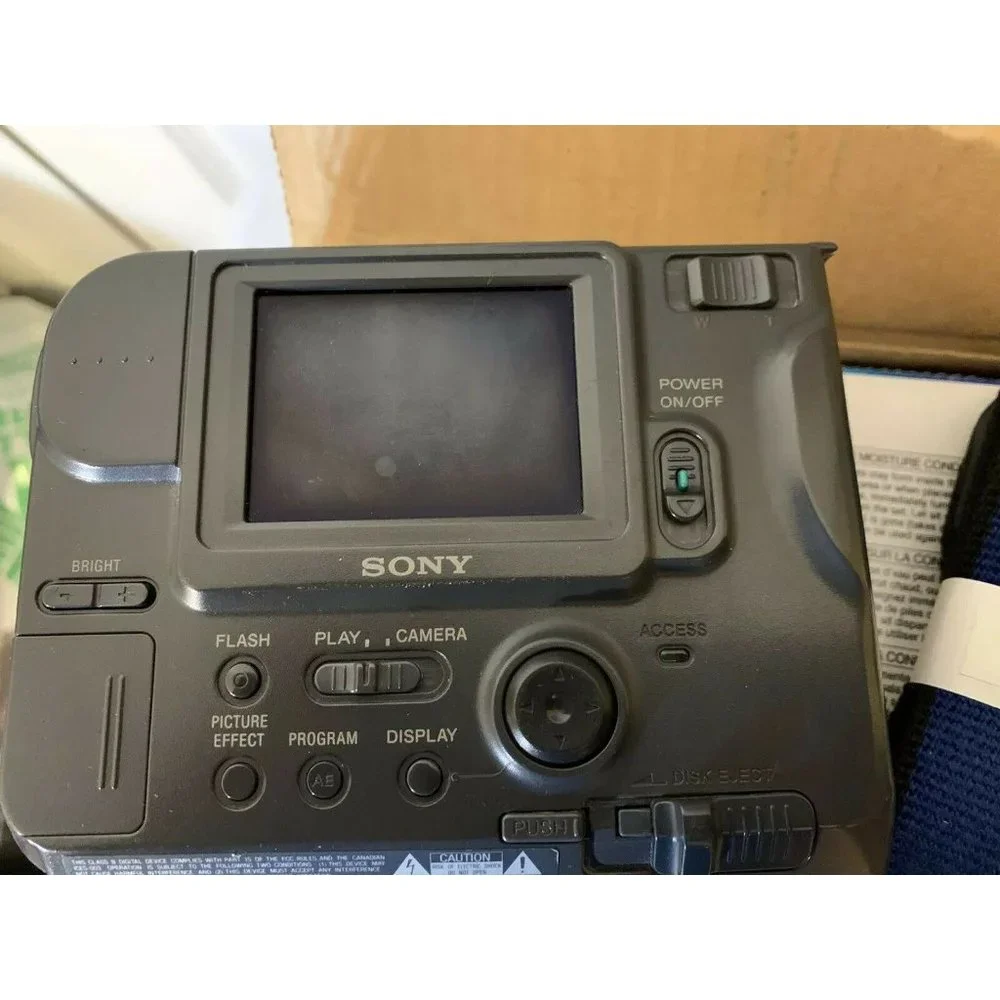 Sony MVC-FD75 FD Mavica‎ 0.3MP Digital Camera